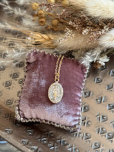 Charger l'image dans la galerie, Collier Miraculeuse pailletée