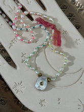 Charger l&#39;image dans la galerie, Collier Dakota perles d&#39;eau douce
